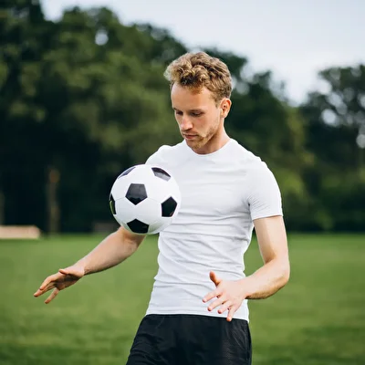 Futbolda 8 Numara Hangi Mevki Oynar?
