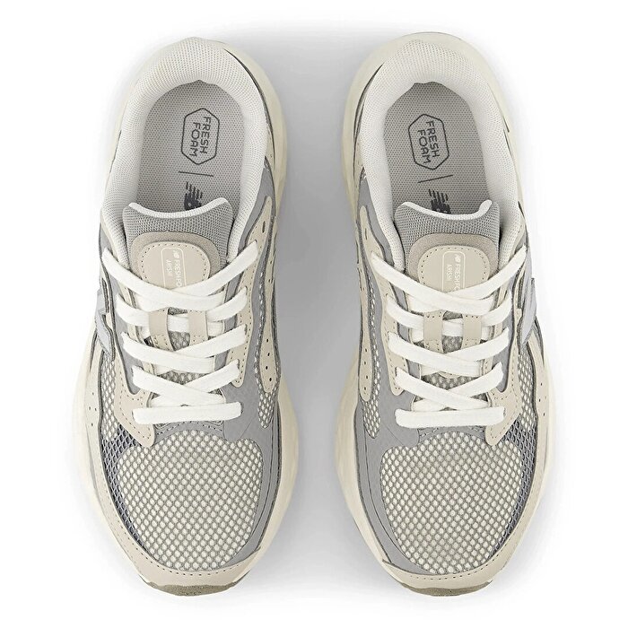 New Balance Fresh Foam Arishi V4 Tiralux Kadın Bej Koşu Ayakkabısı