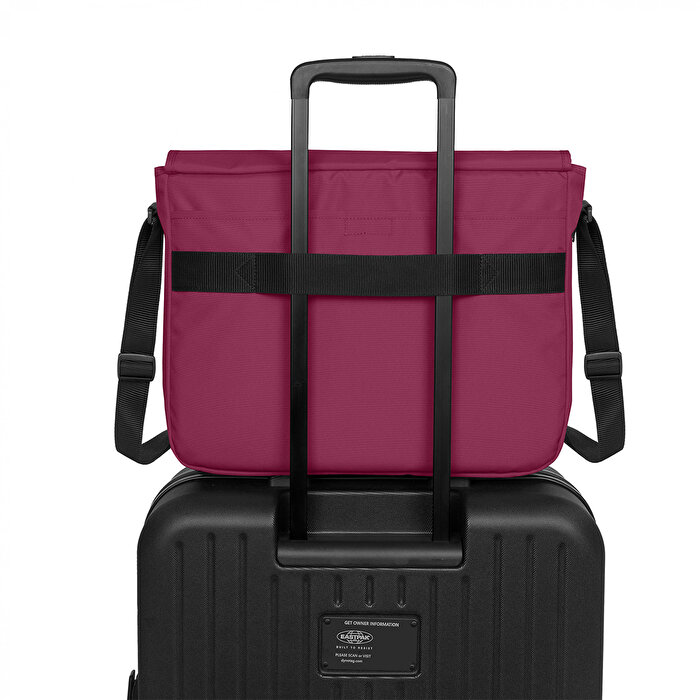 Eastpak Delegate+ Bordo Postacı Çantası