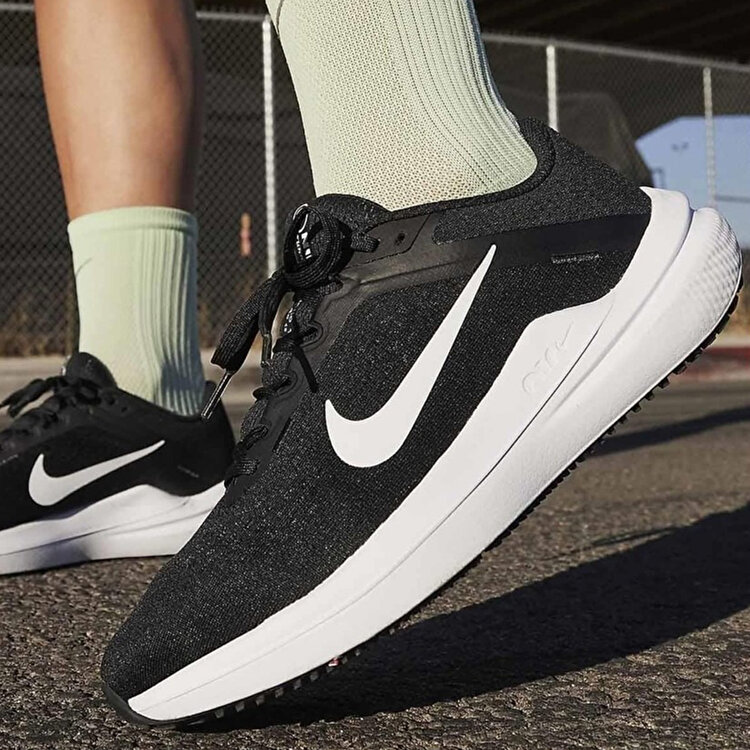 Nike Winflo 10 Kadın Siyah Koşu Ayakkabısı - Görsel 2