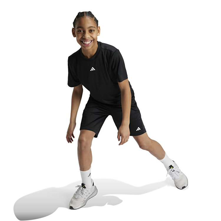 adidas Train Essentials Logo Çocuk Siyah Yuvarlak Yaka Tişört