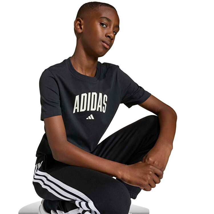 adidas Collegiate Graphic Çocuk Siyah Yuvarlak Yaka Tişört