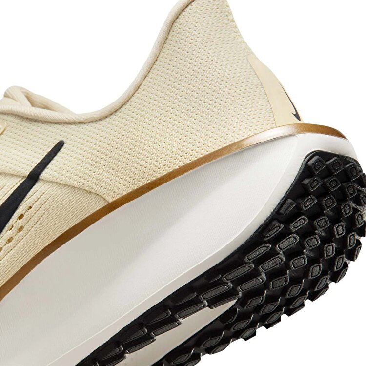Nike Quest 6 Kadın Kahverengi Koşu Ayakkabısı