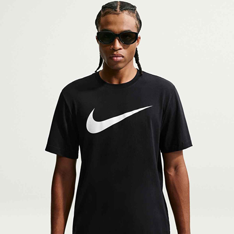 Nike Sportswear Swoosh Erkek Siyah Tişört