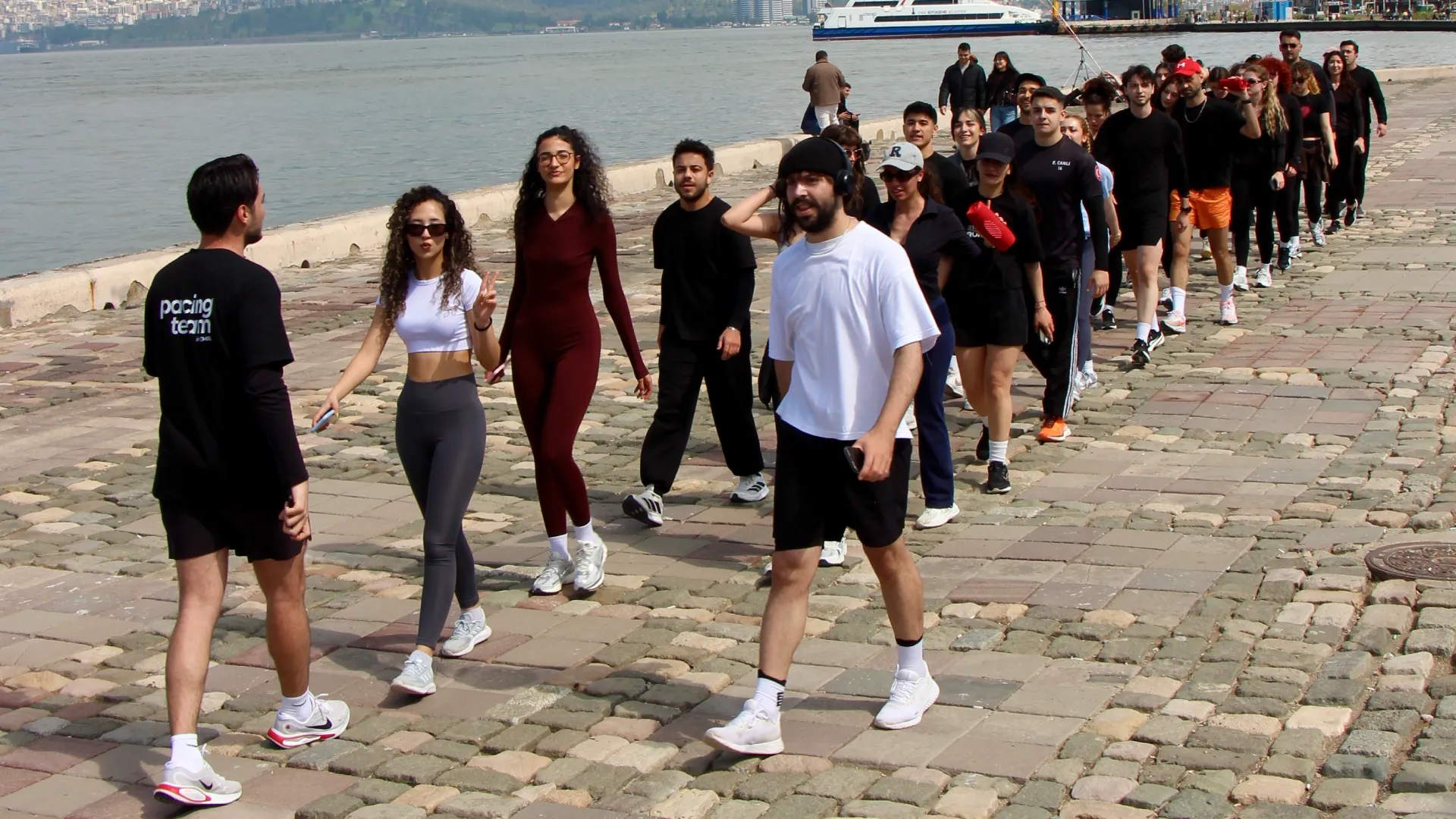 Dünya Sağlık Günü’nde Sporthink ile Kordon’da Enerji Dolu Koşu Deneyimi