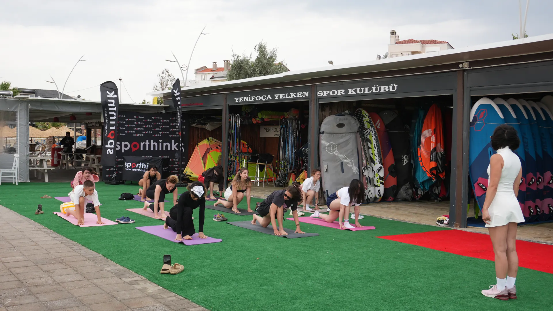 Yenifoça Summer Cup'ta Sporthink Coşkusu Denize Açıldı