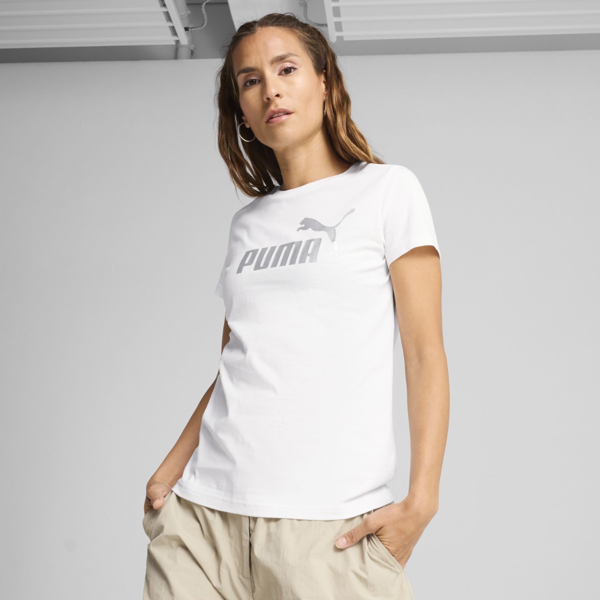 Puma Metallic No 1 Logo Kadın Beyaz Yuvarlak Yaka Tişört 63153602