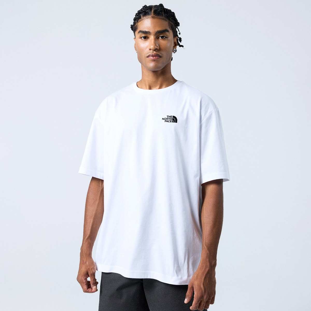 The North Face Essential Oversize Erkek Beyaz Yuvarlak Yaka Tişört